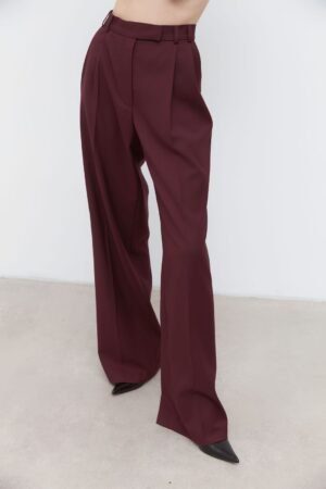 Wide-leg pants