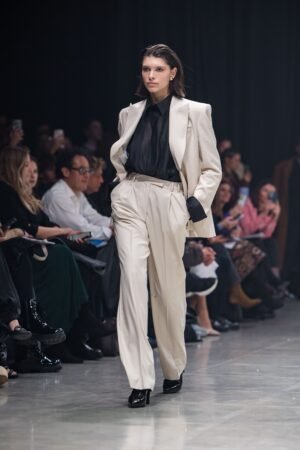 Wide-leg pants